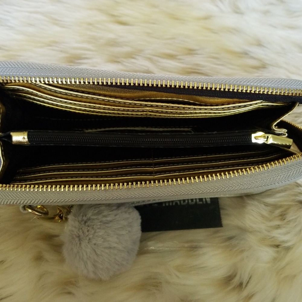 Steve Madden Wristlet - Picture 3 of 3